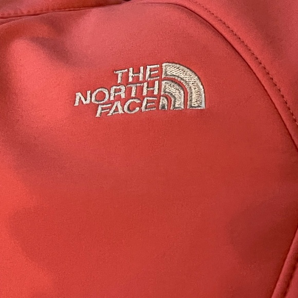 The North Face Women's Coral Ski Jacket - Picture 7 of 7